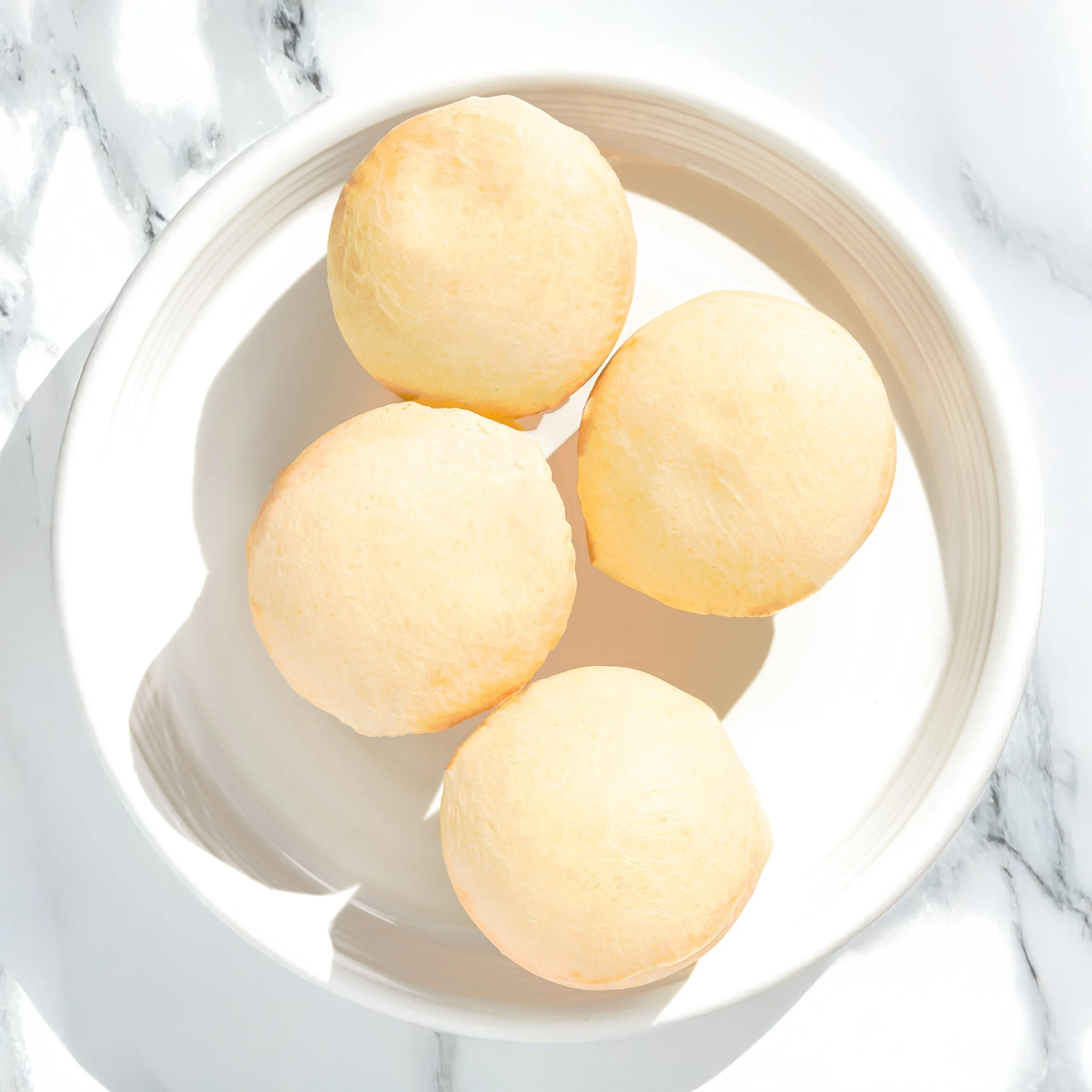 Brazilian Cheese Bread (Pão de queijo) — Brimly.